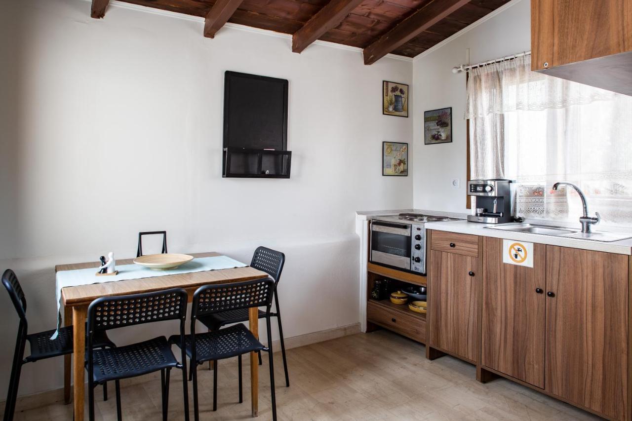 Alice House Apartment Porto Heli Bagian luar foto