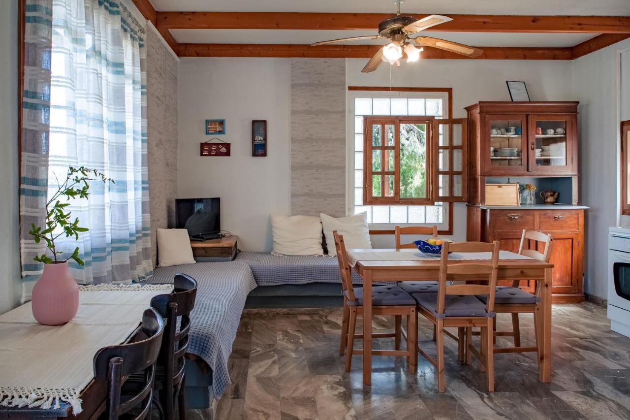 Alice House Apartment Porto Heli Bagian luar foto
