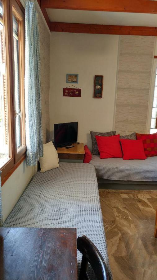 Alice House Apartment Porto Heli Bagian luar foto
