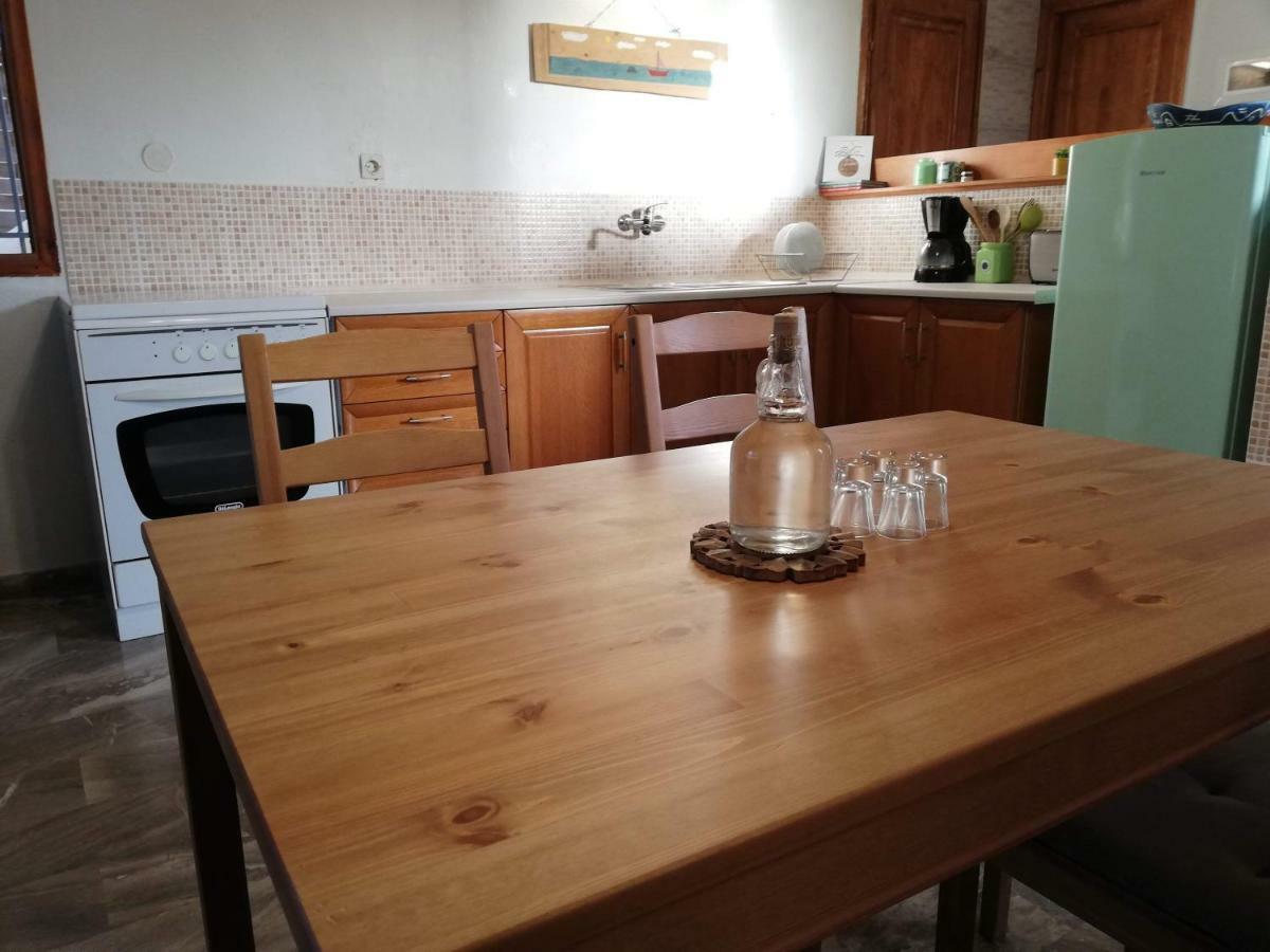 Alice House Apartment Porto Heli Bagian luar foto